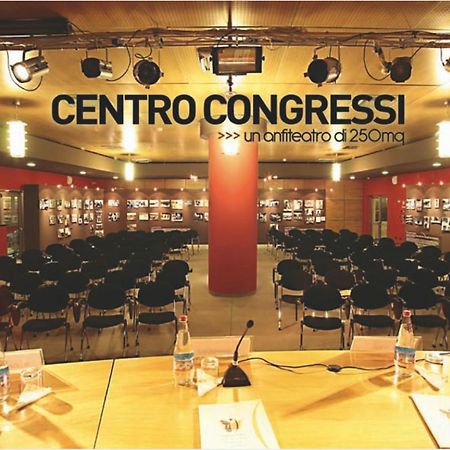 Teleo Vacanze - Villaggio Olimpico Di Sestriere Bagian luar foto