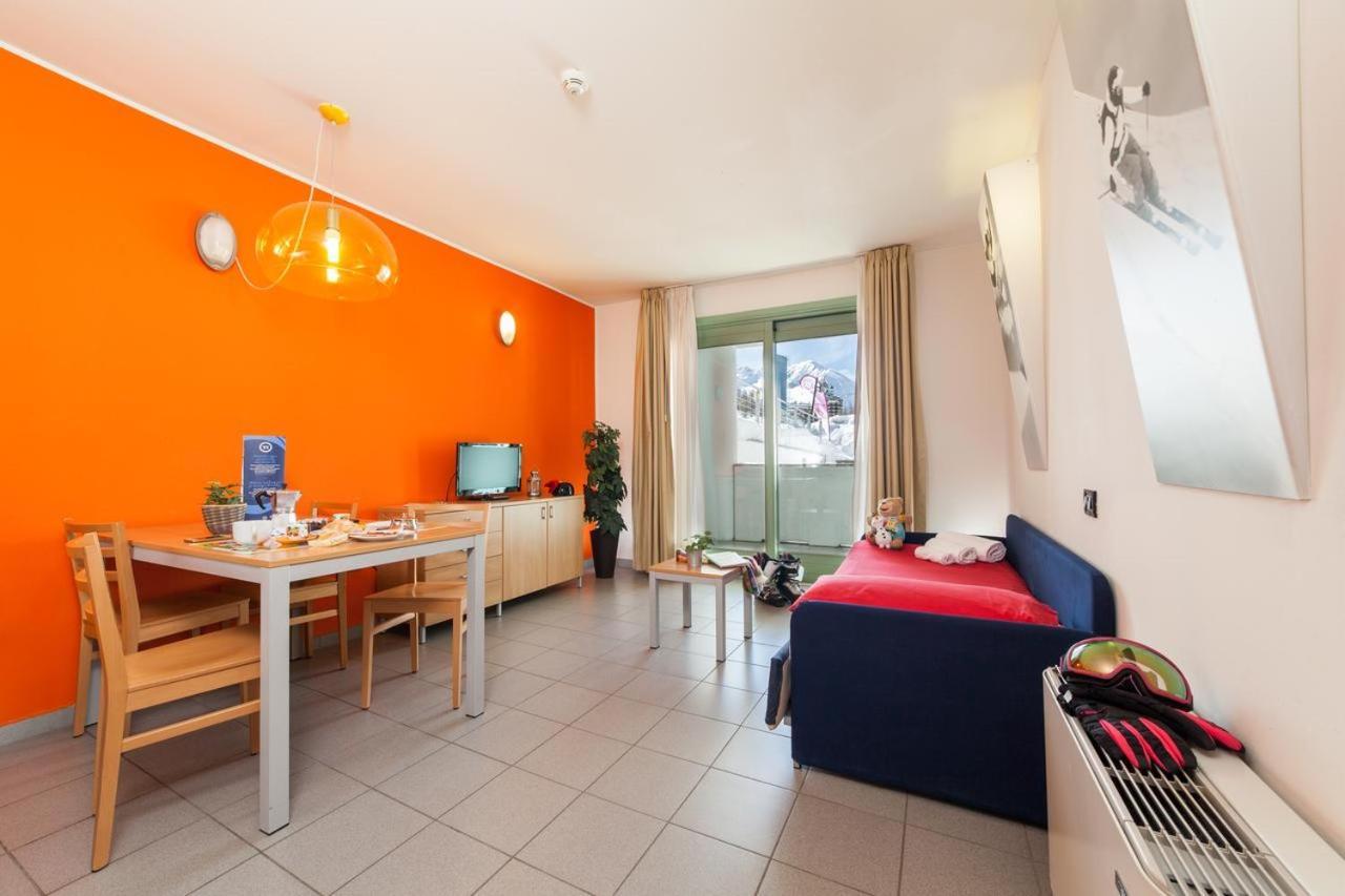 Teleo Vacanze - Villaggio Olimpico Di Sestriere Bagian luar foto